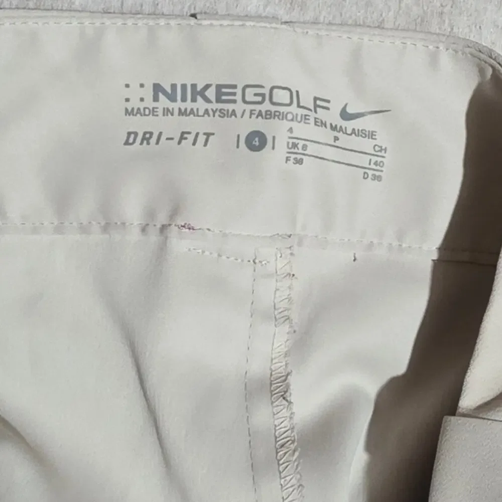 NIKE Women's Golf Skort Size Small